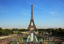 CBD Shops Open in Paris Eiffel_tower_CBD_Today